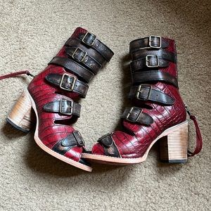 Freebird Bond sandal